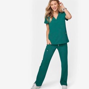 Figs Hunter Green Scrub Set